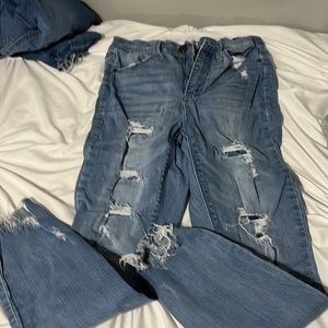 light wash skinny jeans fake rips
